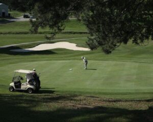 At Geneva on the Lake Municipal Golf Course you can play 18 holes, perfect for those staying at MotorCoach Lake Erie Shores