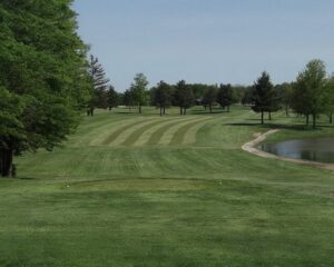 At Hemlock Springs Municipal Golf Course you can play 18 holes, perfect for those staying at MotorCoach Lake Erie Shores